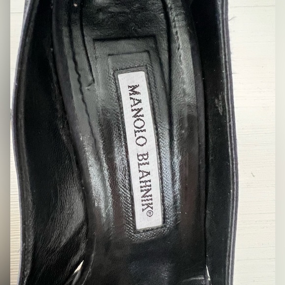 Manolo Blahnik satin stylish heels - Picture 6 of 7